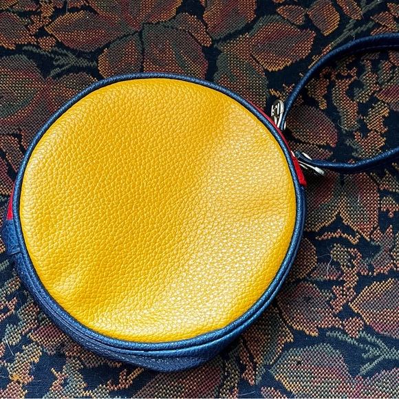 Fila | Round Wristlet Purse - Picture 3 of 10